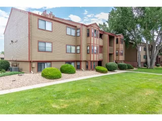 Photo #5: 4246920 Listing