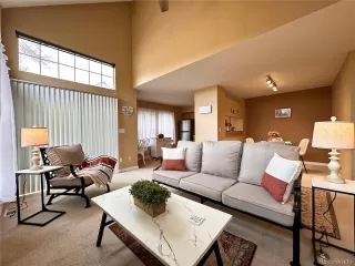 Photo #4: 4247885 Listing