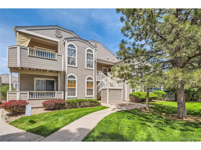 MLS: 4248233 Condo For Sale