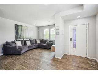 Photo #2: 4248898 Listing
