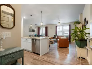 Photo #3: 4249283 Listing