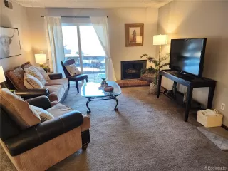 Photo #3: 4249410 Listing 