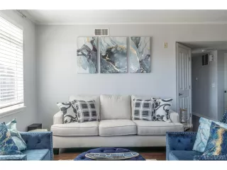 Photo #6: 4250283 Listing