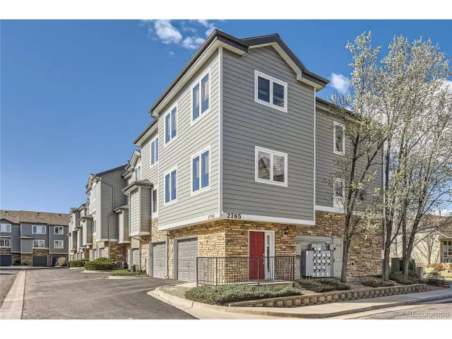 MLS: 4250324 Condo For Sale