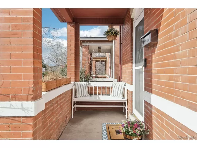 MLS: 4252927 Condo For Sale