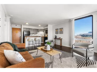 Photo #6: 4255994 Listing
