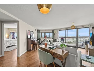 Photo #3: 4256393 Listing
