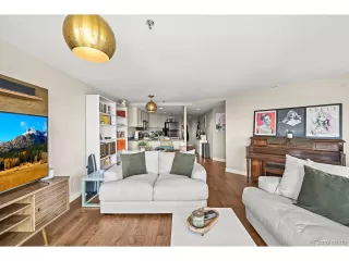 Photo #5: 4256393 Listing