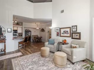 Photo #3: 4257983 Listing