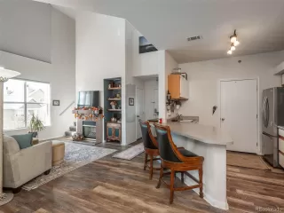 Photo #4: 4257983 Listing