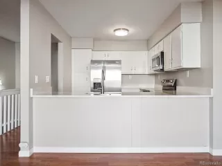 Photo #5: 4258321 Listing