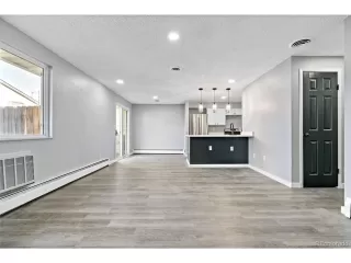 Photo #4: 4259710 Listing