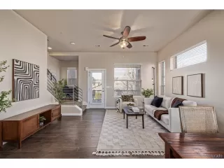 Photo #3: 4260343 Listing