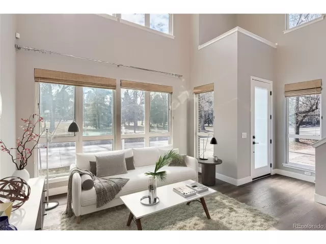 MLS: 4260863 Condo For Sale