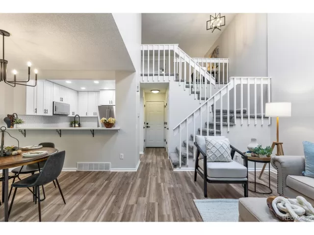 MLS: 4260904 Condo For Sale