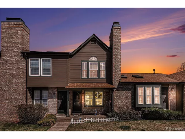 MLS: 4261709 Condo For Sale