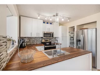 Photo #4: 4261709 Listing 