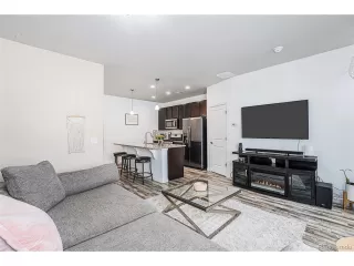 Photo #6: 4261965 Listing