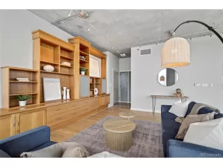 Photo #5: 4262512 Listing 