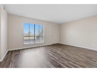 Photo #5: 4263022 Listing