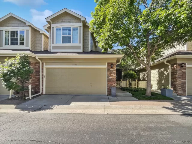 MLS: 4264053 Condo For Sale