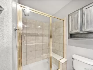 Photo #6: 4264053 Listing