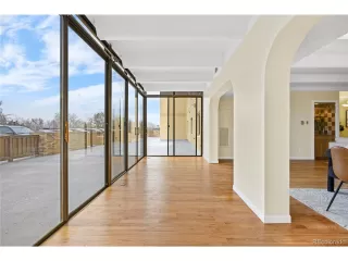 Photo #2: 4265937 Listing 