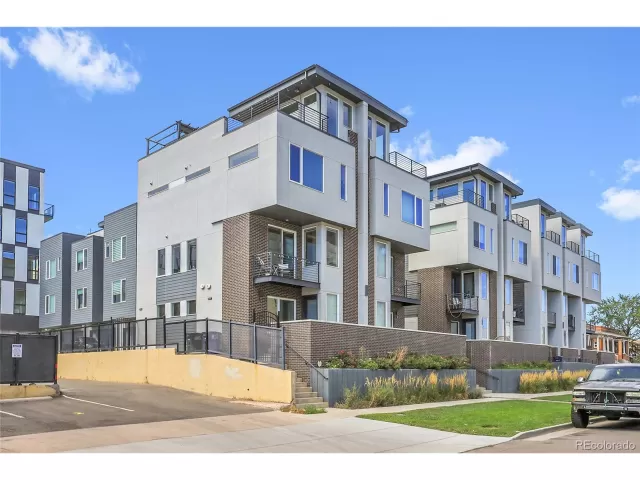 MLS: 4265980 Condo For Sale