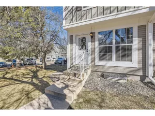 Photo #4: 4266742 Listing