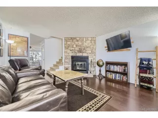 Photo #5: 4266742 Listing