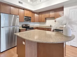 Photo #6: 4267869 Listing