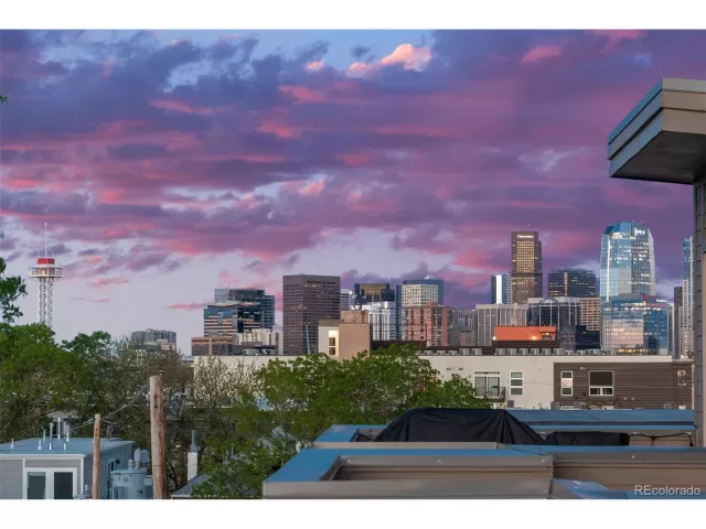 MLS: 4268105 Condo For Sale