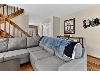 Photo #5: 4269316 Listing