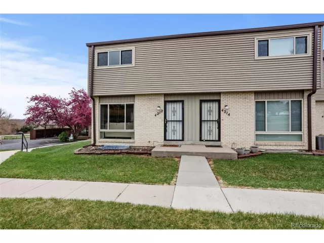 MLS: 4269669 Condo For Sale