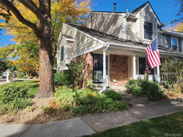 MLS: 4269802 Condo For Sale