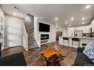 Photo #3: 4271664 Listing 