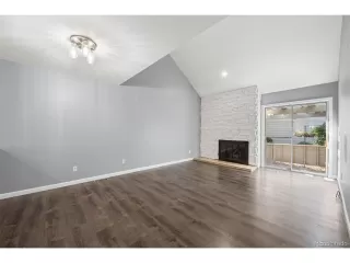 Photo #6: 4272157 Listing 