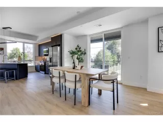 Photo #4: 4272835 Listing
