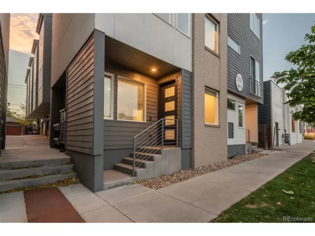 MLS: 4273721 Condo For Sale