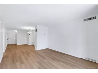 Photo #5: 4275069 Listing 