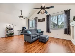 Photo #5: 4276823 Listing 