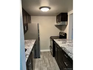 Photo #4: 4276863 Listing