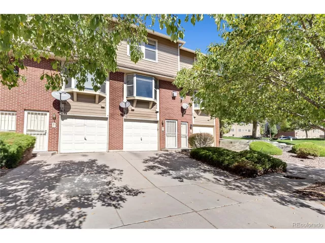 MLS: 4277637 Condo For Sale