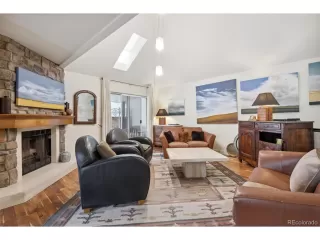 Photo #3: 4279131 Listing