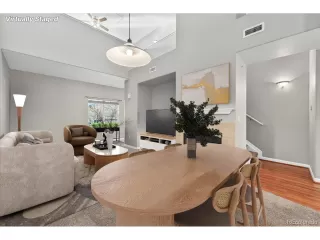 Photo #2: 4281512 Listing 