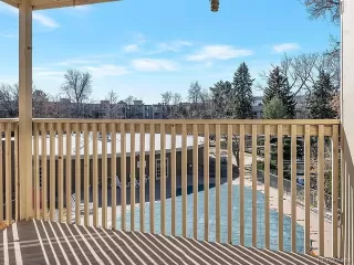 Photo #5: 4281859 Listing 