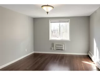 Photo #6: 4281859 Listing 