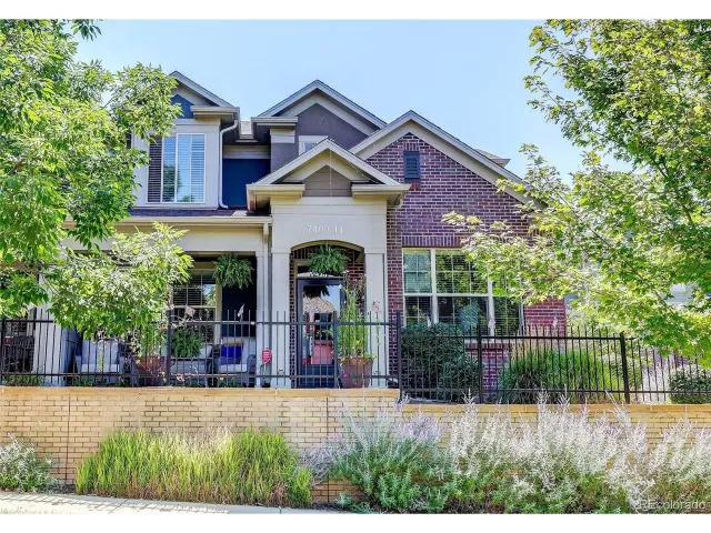 MLS: 4282544 Condo For Sale