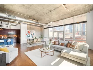 Photo #2: 4282688 Listing 