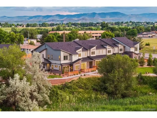 MLS: 4285555 Condo For Sale